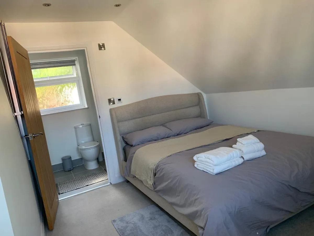 Great Location En-Suite With Private Entrance Poole Lodge